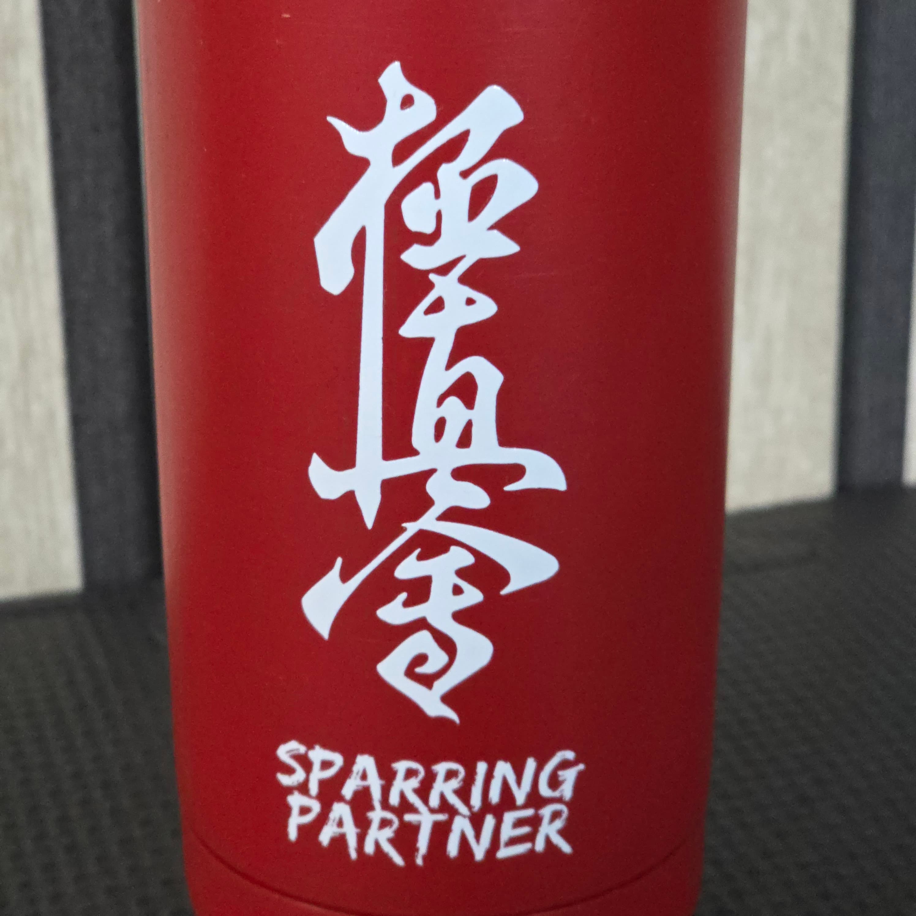 Butelka Karate Kanji – Czerwona Stal