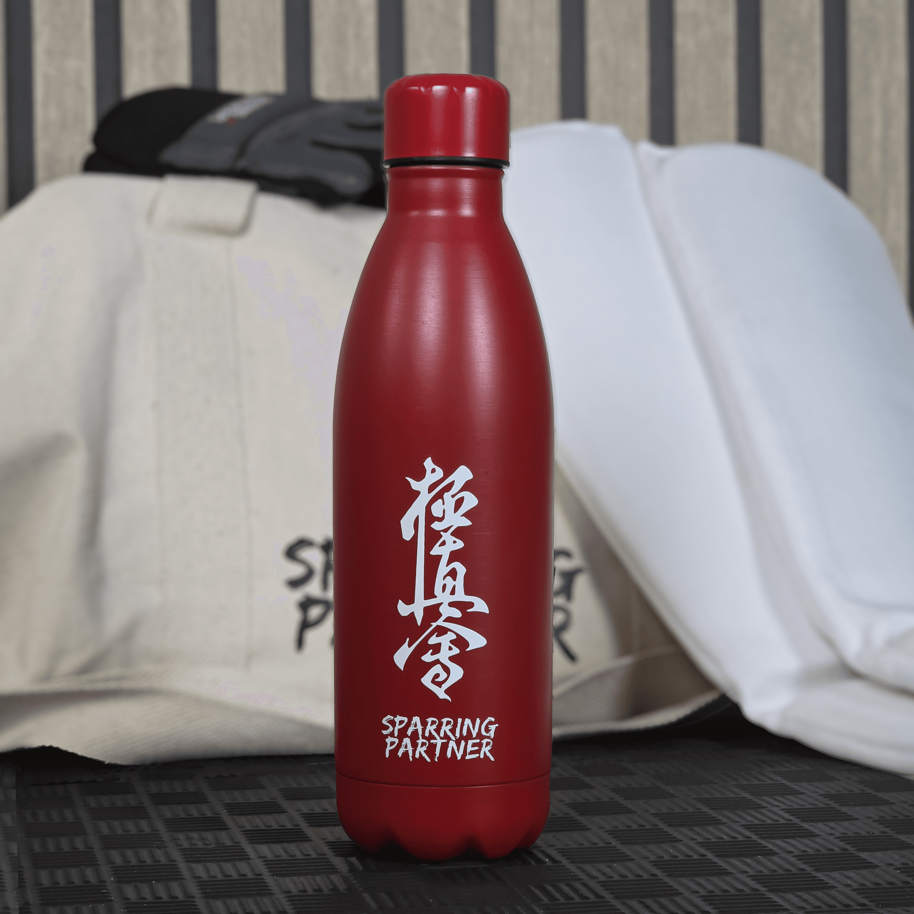 Butelka Karate Kanji – Czerwona Stal