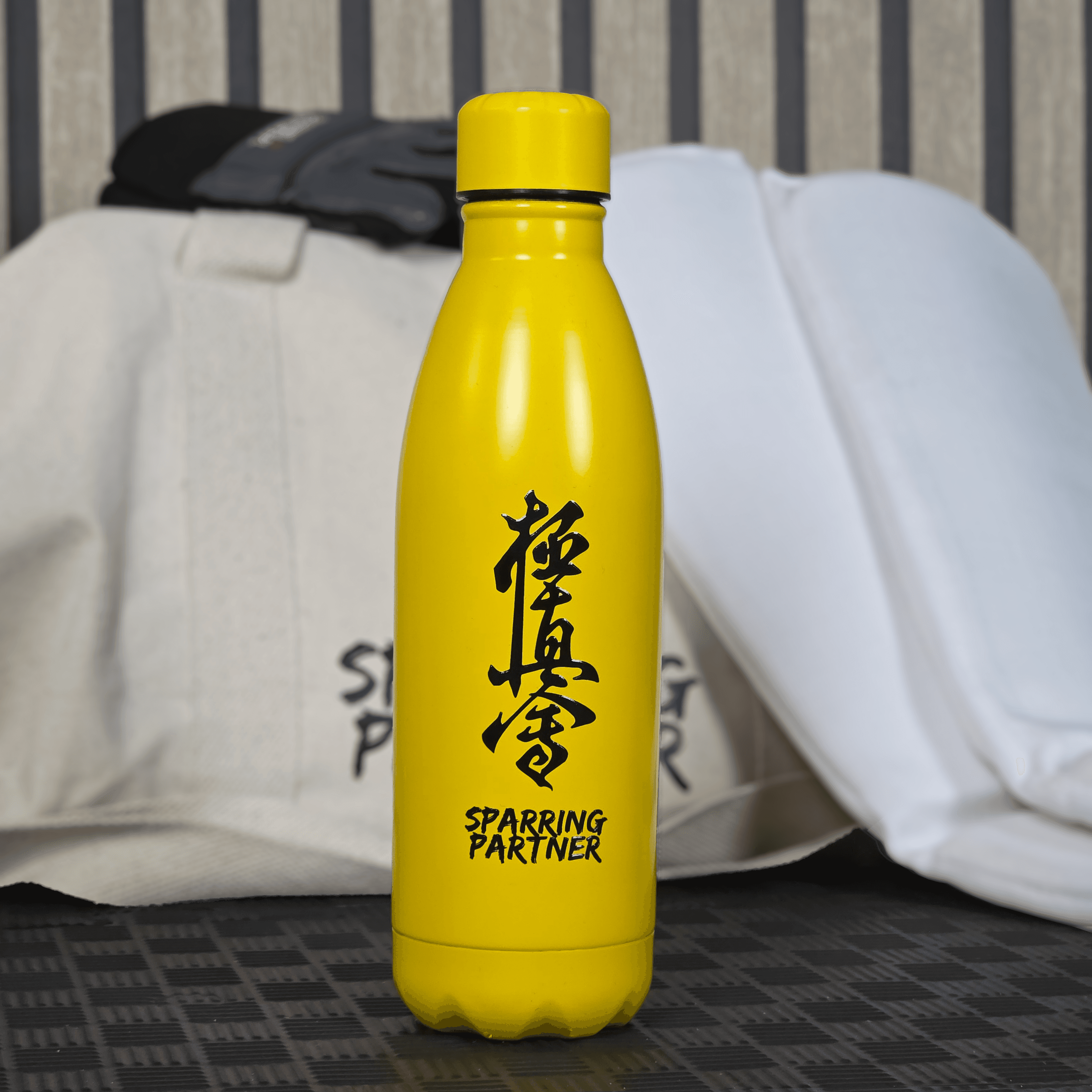 Butelka Karate Kanji – Żółta Stal